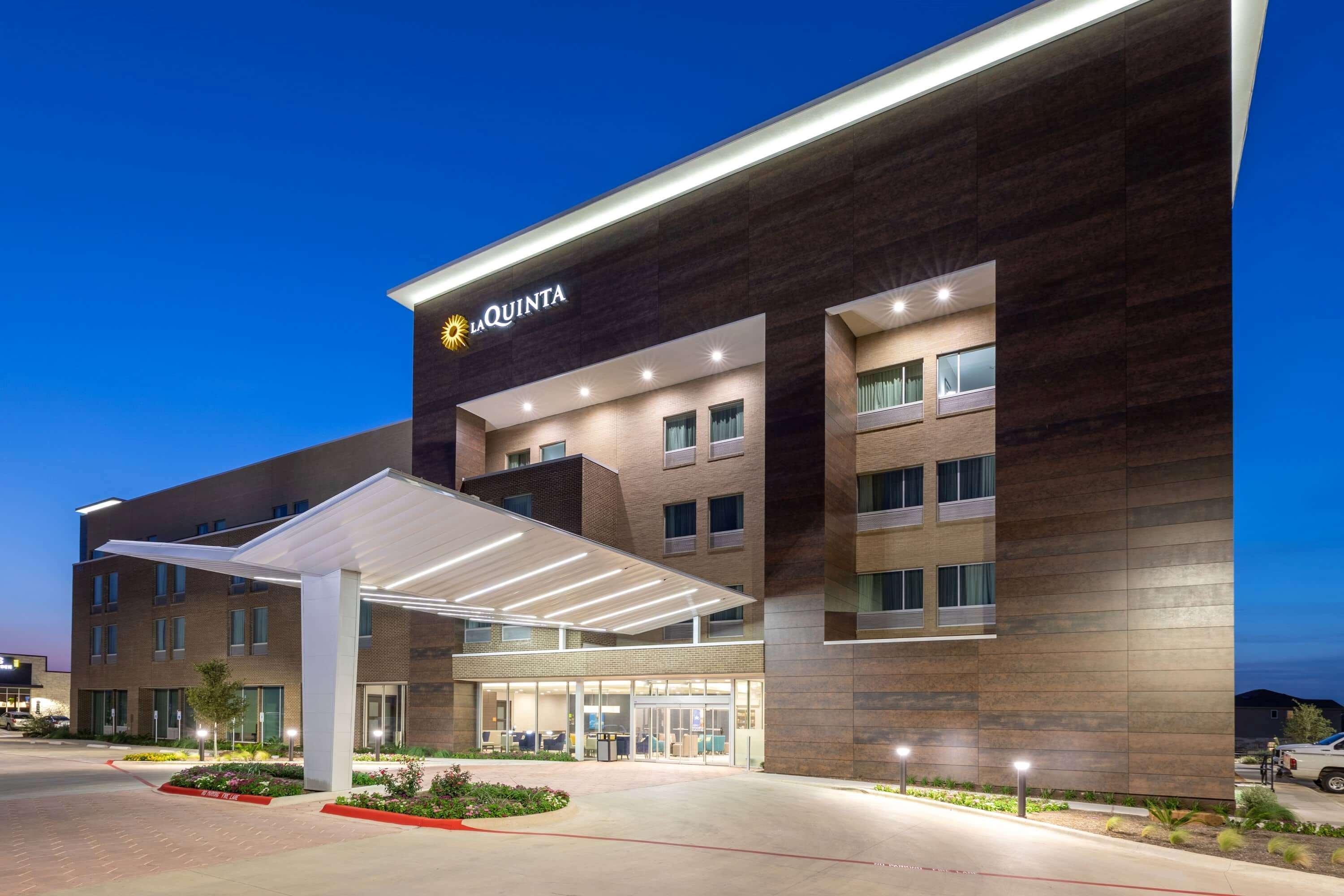 La Quinta Inn & Suites By Wyndham Round Rock Near Kalahari Kültér fotó